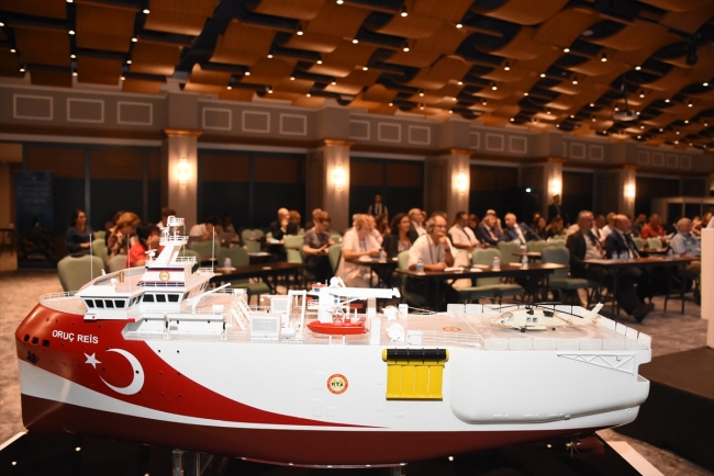 Türkiye'nin milli sismik gemisi "Oruç Reis"e bilim insanlarından övgü